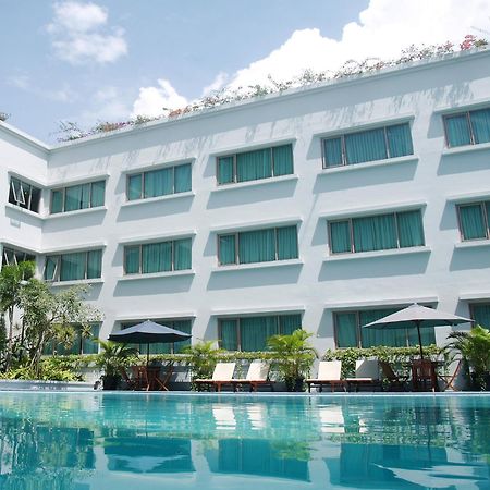 Aston Tropicana Hotel Бандунг Екстериор снимка