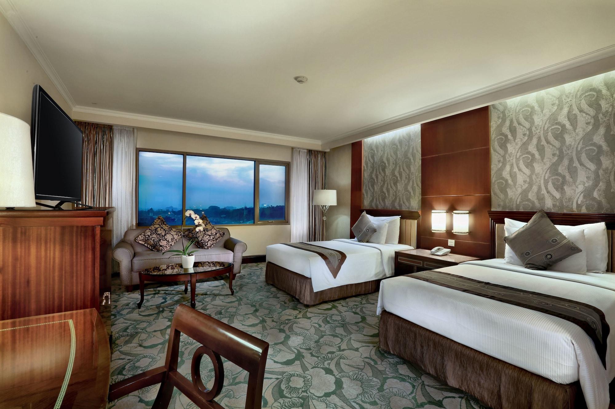 Aston Tropicana Hotel Бандунг Екстериор снимка