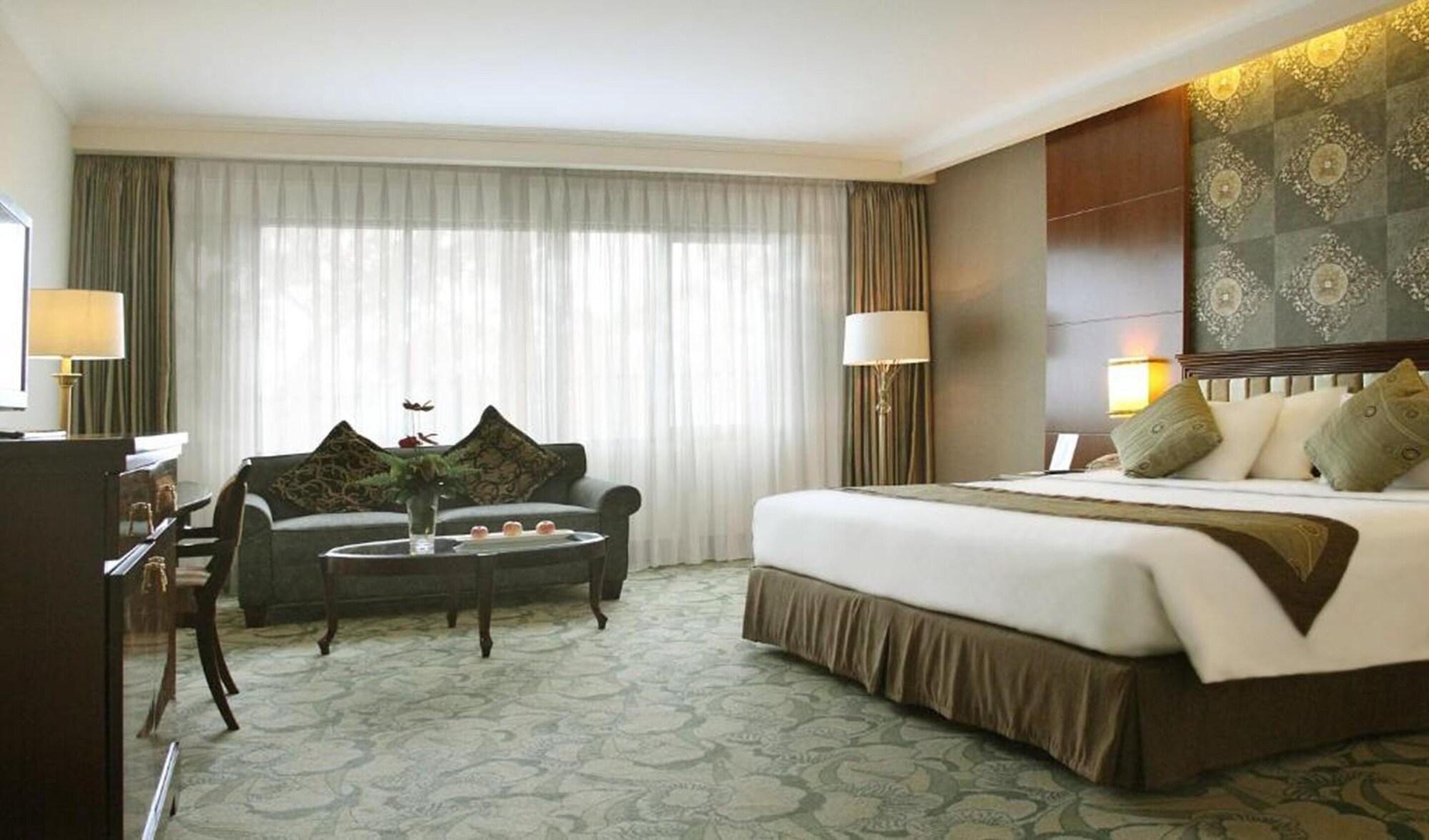 Aston Tropicana Hotel Бандунг Екстериор снимка