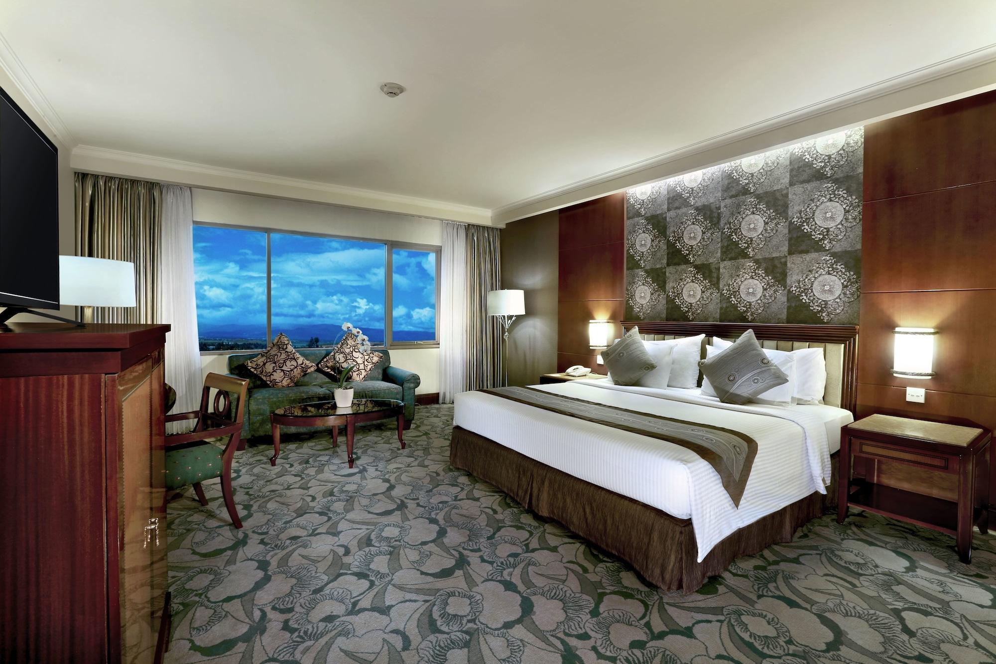 Aston Tropicana Hotel Бандунг Екстериор снимка
