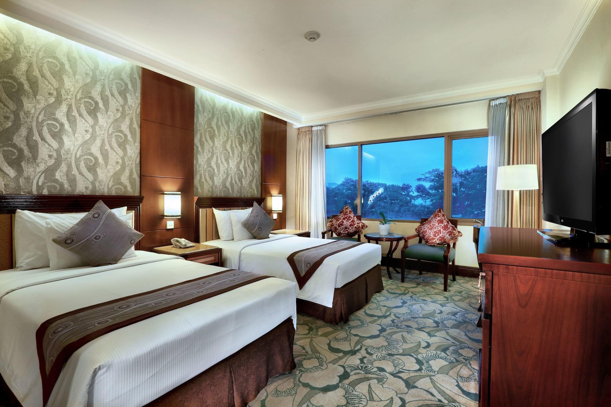 Aston Tropicana Hotel Бандунг Екстериор снимка