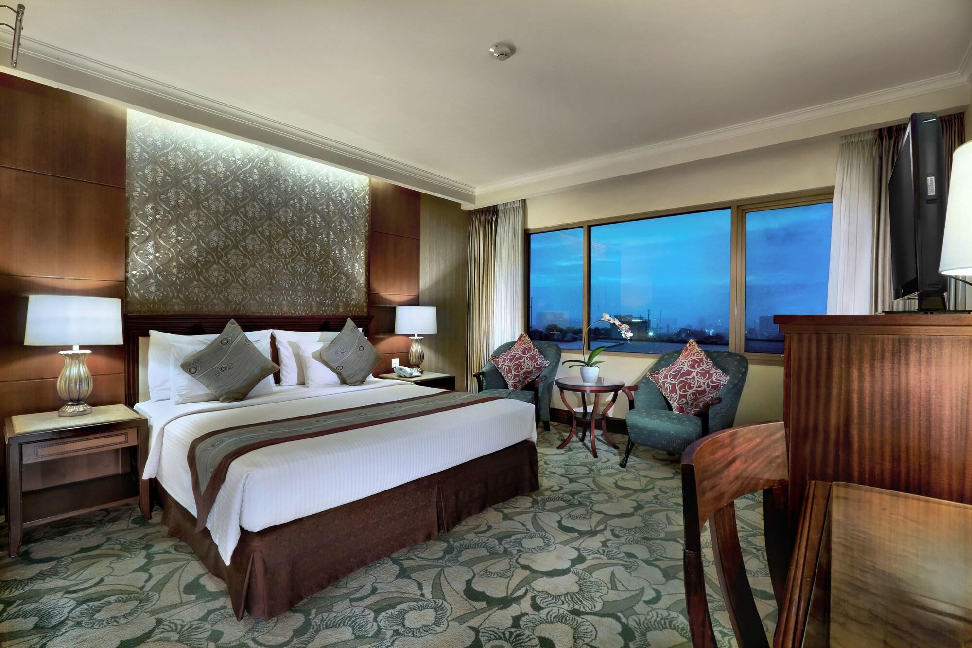 Aston Tropicana Hotel Бандунг Екстериор снимка