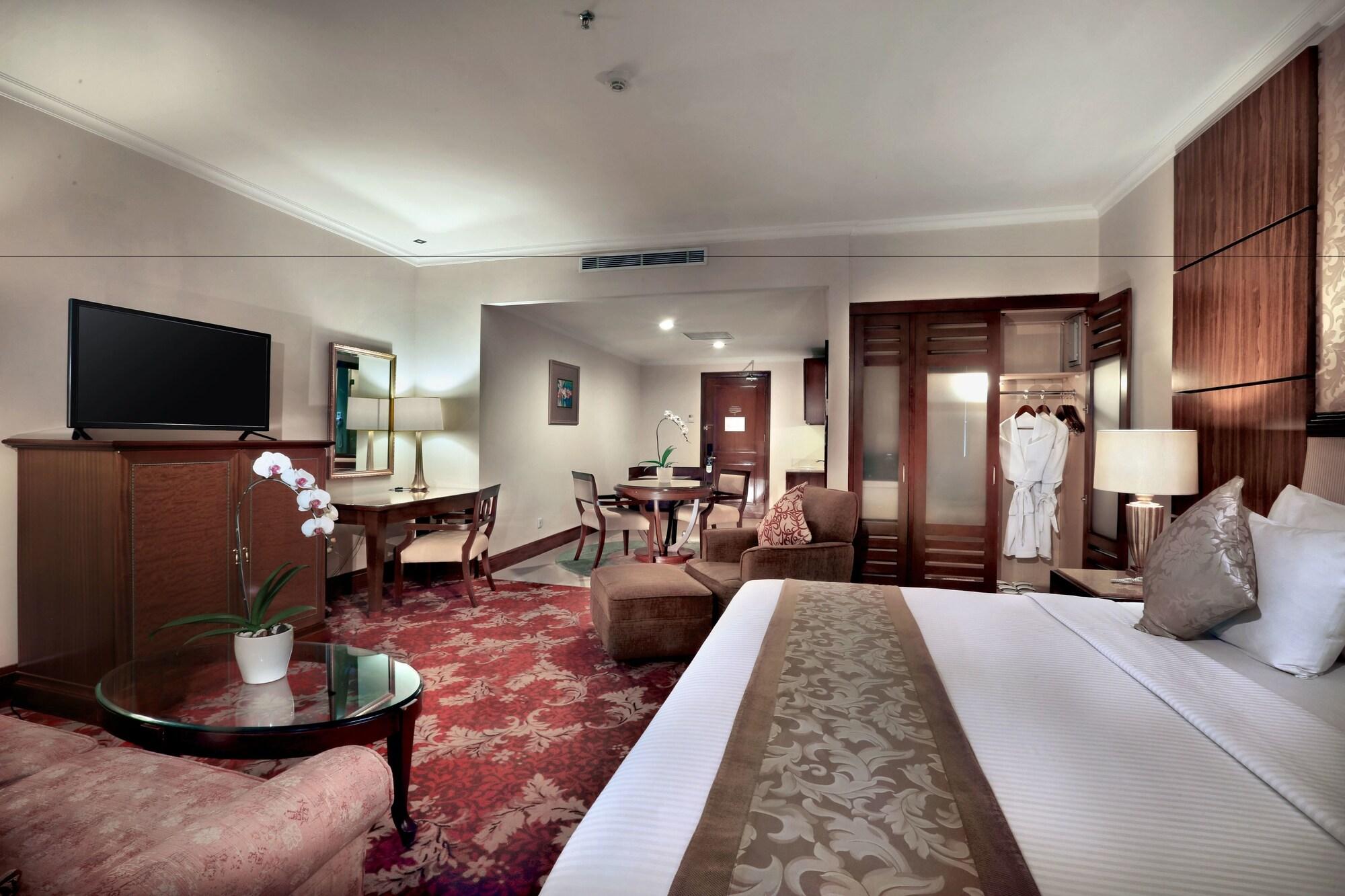 Aston Tropicana Hotel Бандунг Екстериор снимка