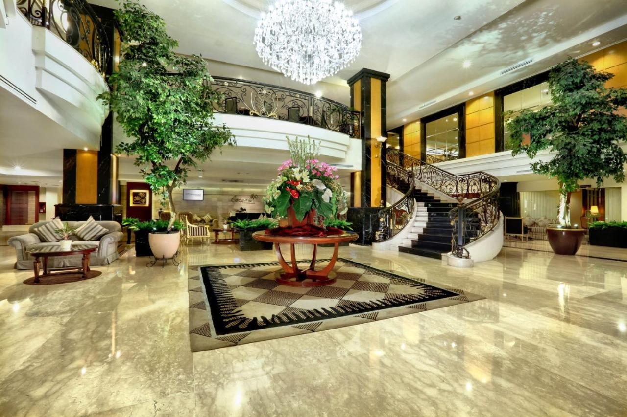 Aston Tropicana Hotel Бандунг Екстериор снимка