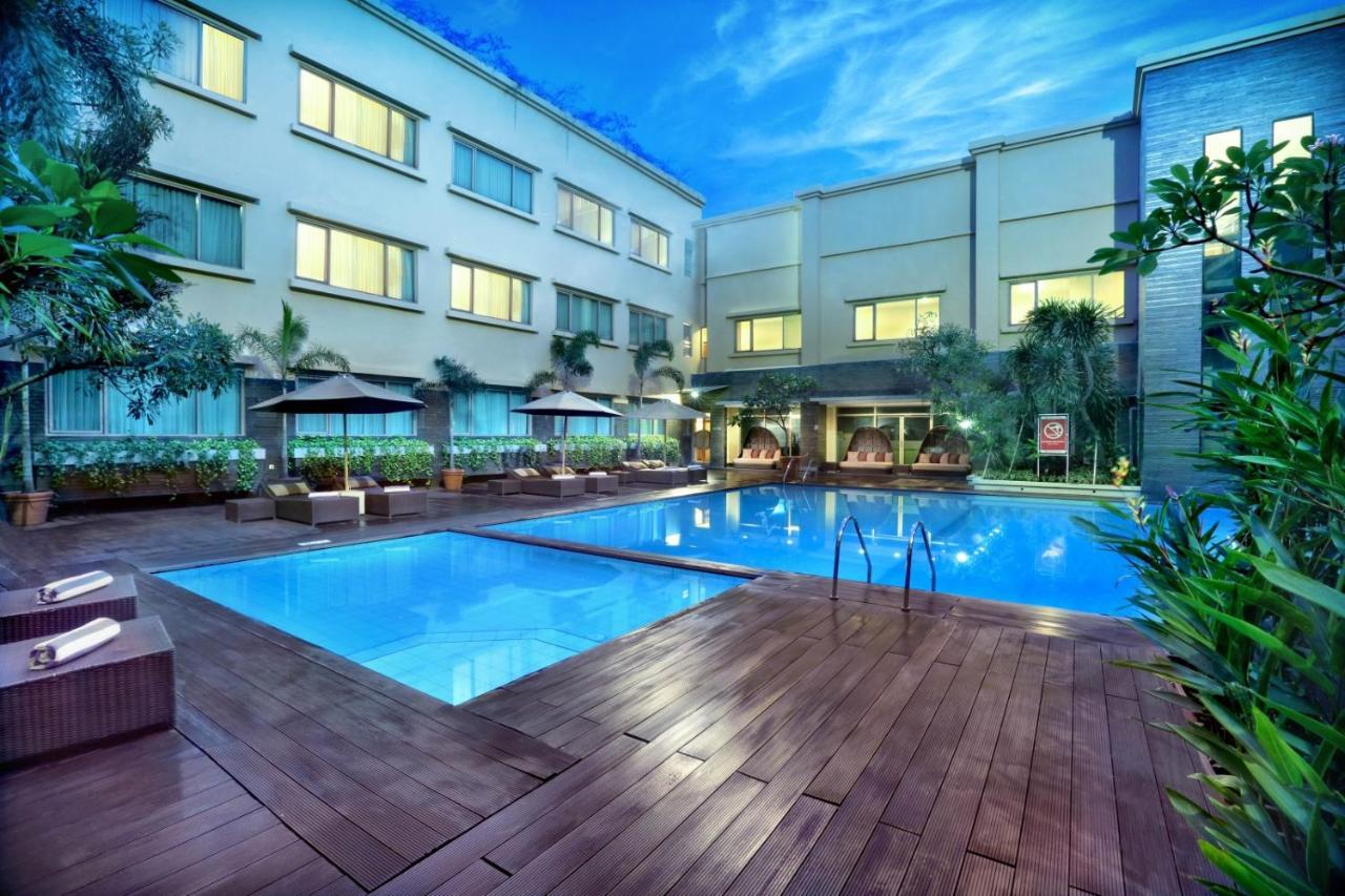 Aston Tropicana Hotel Бандунг Екстериор снимка