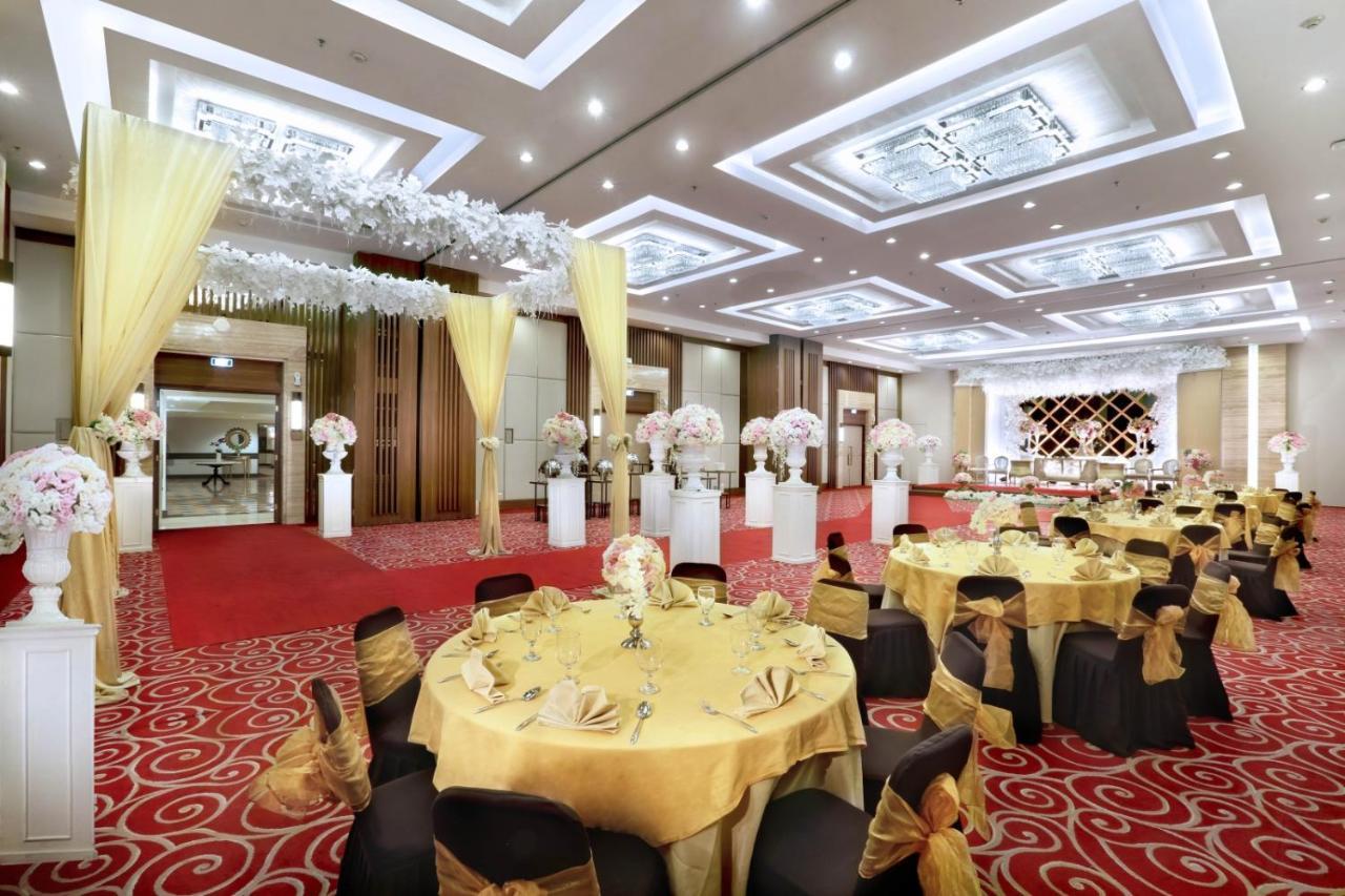 Aston Tropicana Hotel Бандунг Екстериор снимка