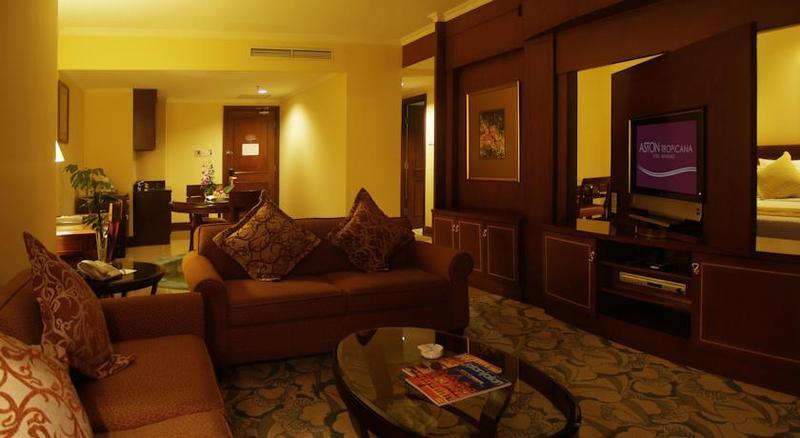 Aston Tropicana Hotel Бандунг Екстериор снимка