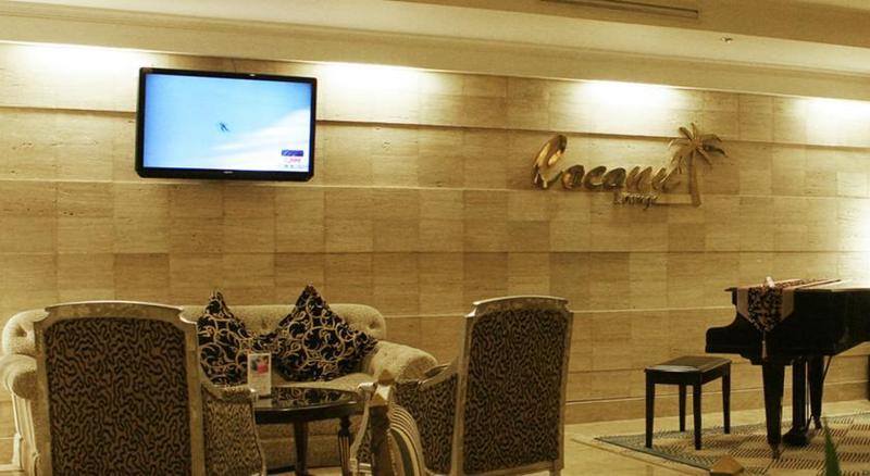 Aston Tropicana Hotel Бандунг Екстериор снимка