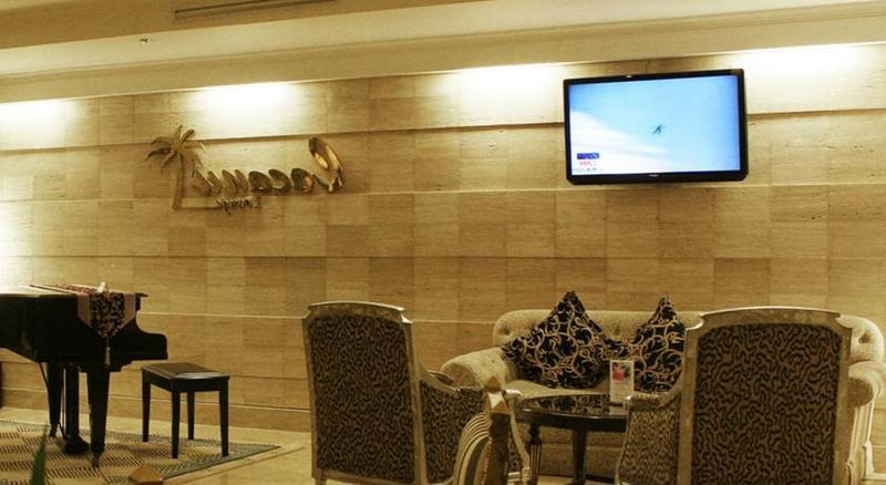 Aston Tropicana Hotel Бандунг Екстериор снимка