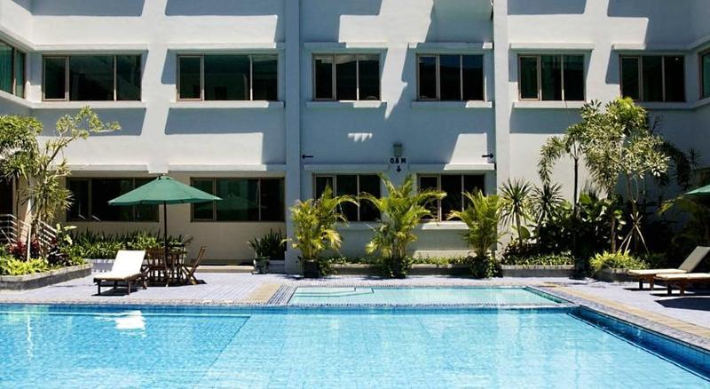 Aston Tropicana Hotel Бандунг Екстериор снимка