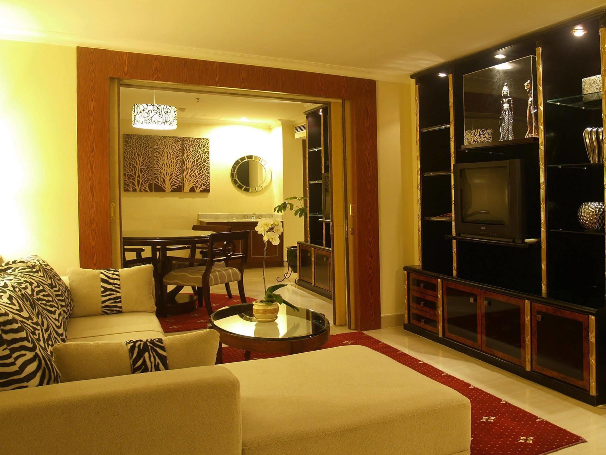 Aston Tropicana Hotel Бандунг Екстериор снимка