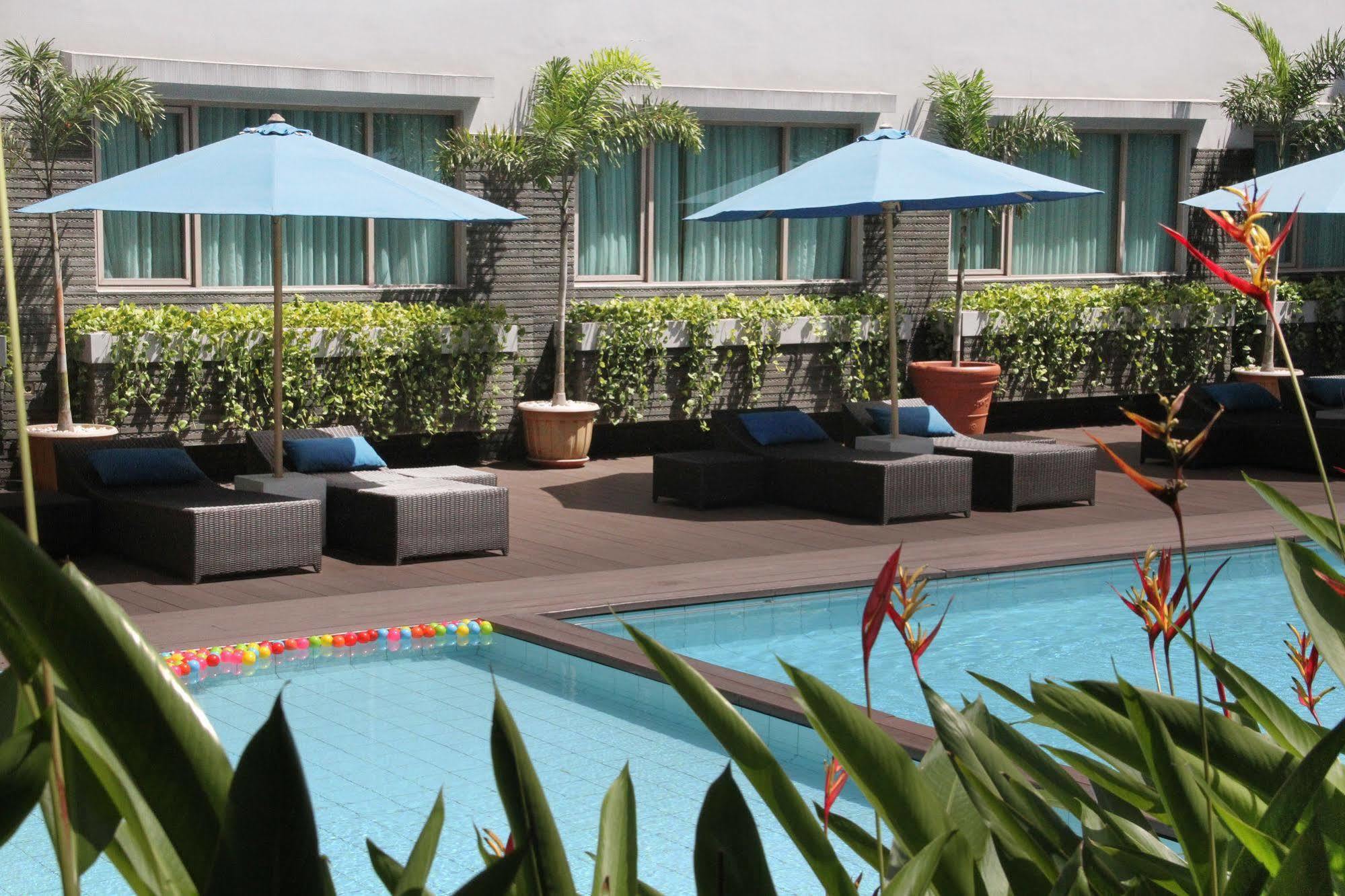 Aston Tropicana Hotel Бандунг Екстериор снимка