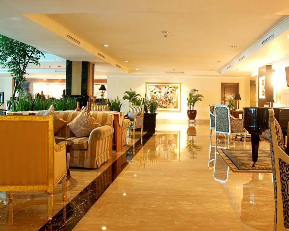 Aston Tropicana Hotel Бандунг Екстериор снимка