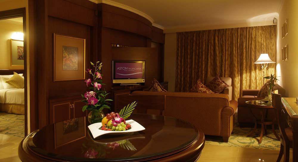 Aston Tropicana Hotel Бандунг Екстериор снимка