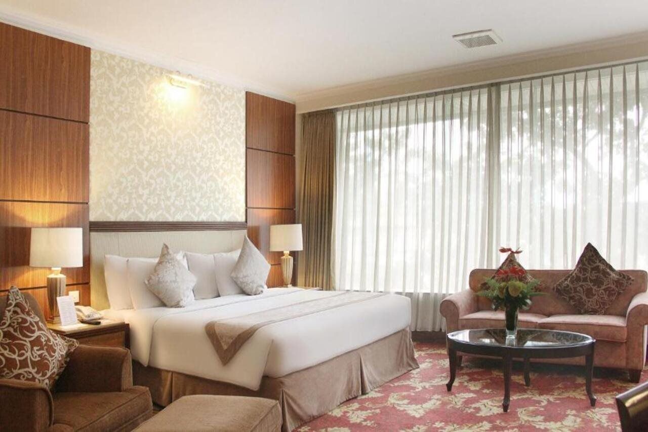 Aston Tropicana Hotel Бандунг Екстериор снимка