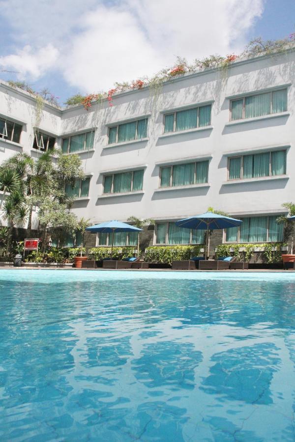 Aston Tropicana Hotel Бандунг Екстериор снимка
